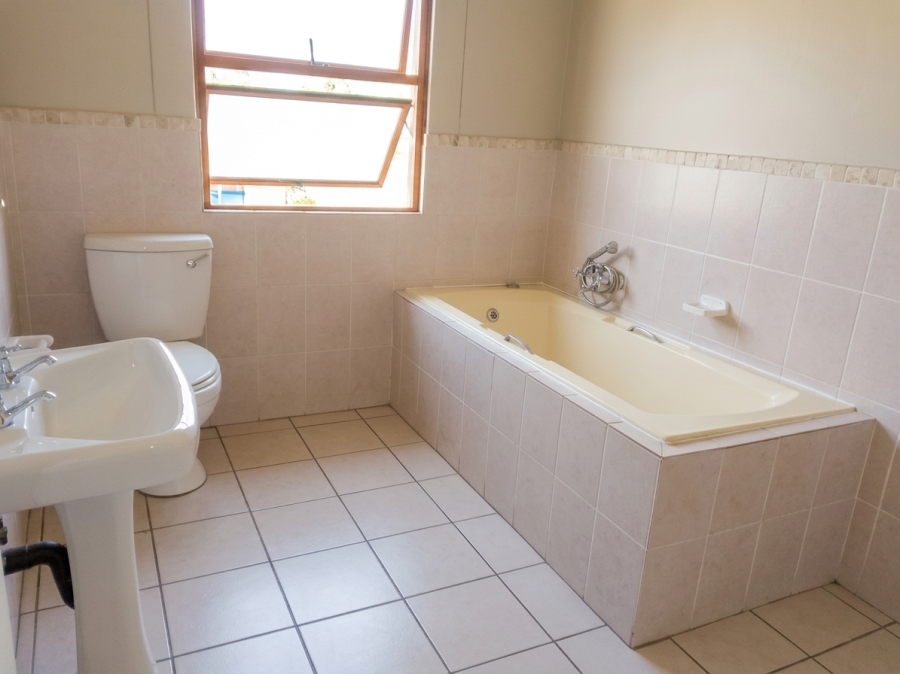 2 Bedroom Property for Sale in Waterval East North West